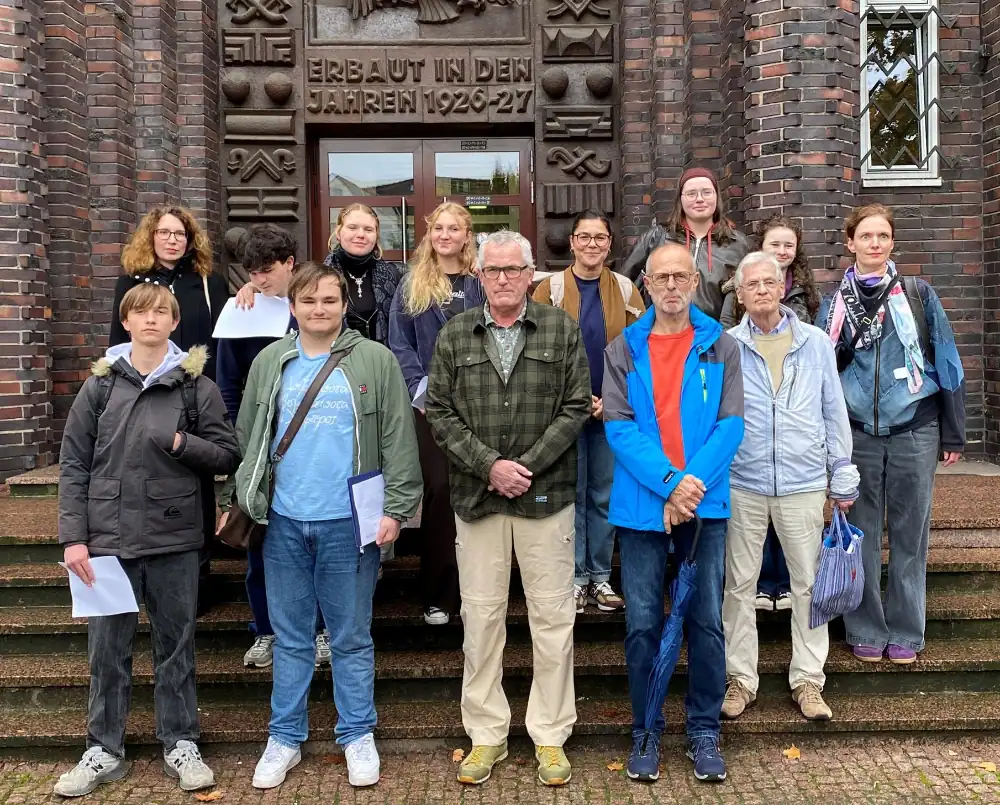 Besuch der ständigen Ausstellung „wiR Erinnern“ 1 Besuchergruppe "wir Erinnern"
